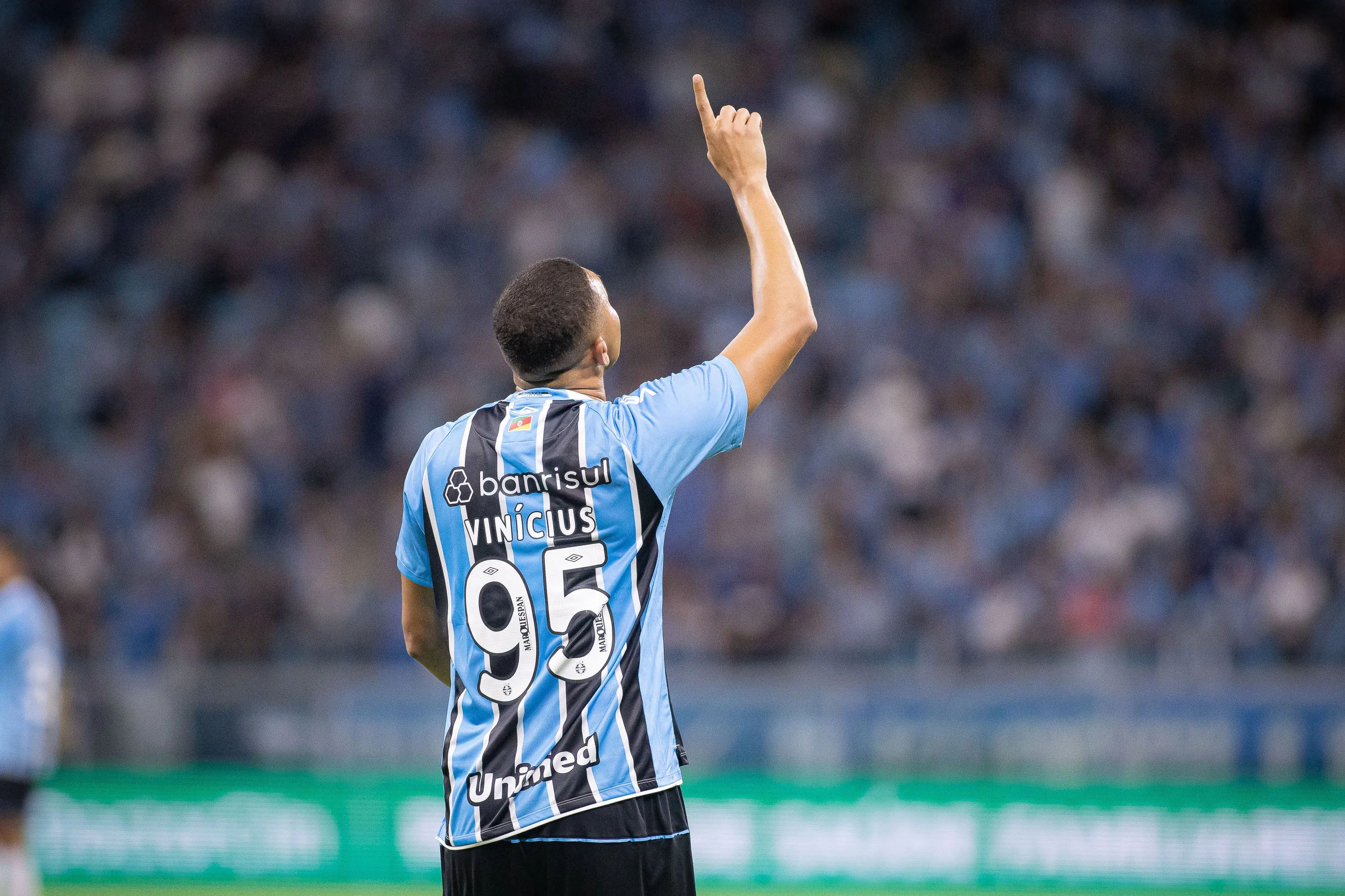 Carlos Vinicius jogador do Gremio comemora seu gol durante partida contra o Novo Hamburgo no estadio Arena do Gremio pelo campeonato Gaucho 2026. Foto: Maxi Franzoi/AGIF