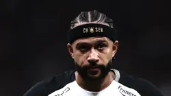 Depay durante jogo do Timão na Neo Química Arena.