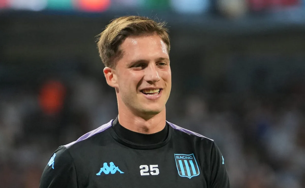 Goleiro Facundo Cambeses é pedido pela torcida do Cruzeiro após má fase de Matheus Cunha