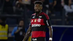 Emerson Royal em jogo diante do RB Bragantino