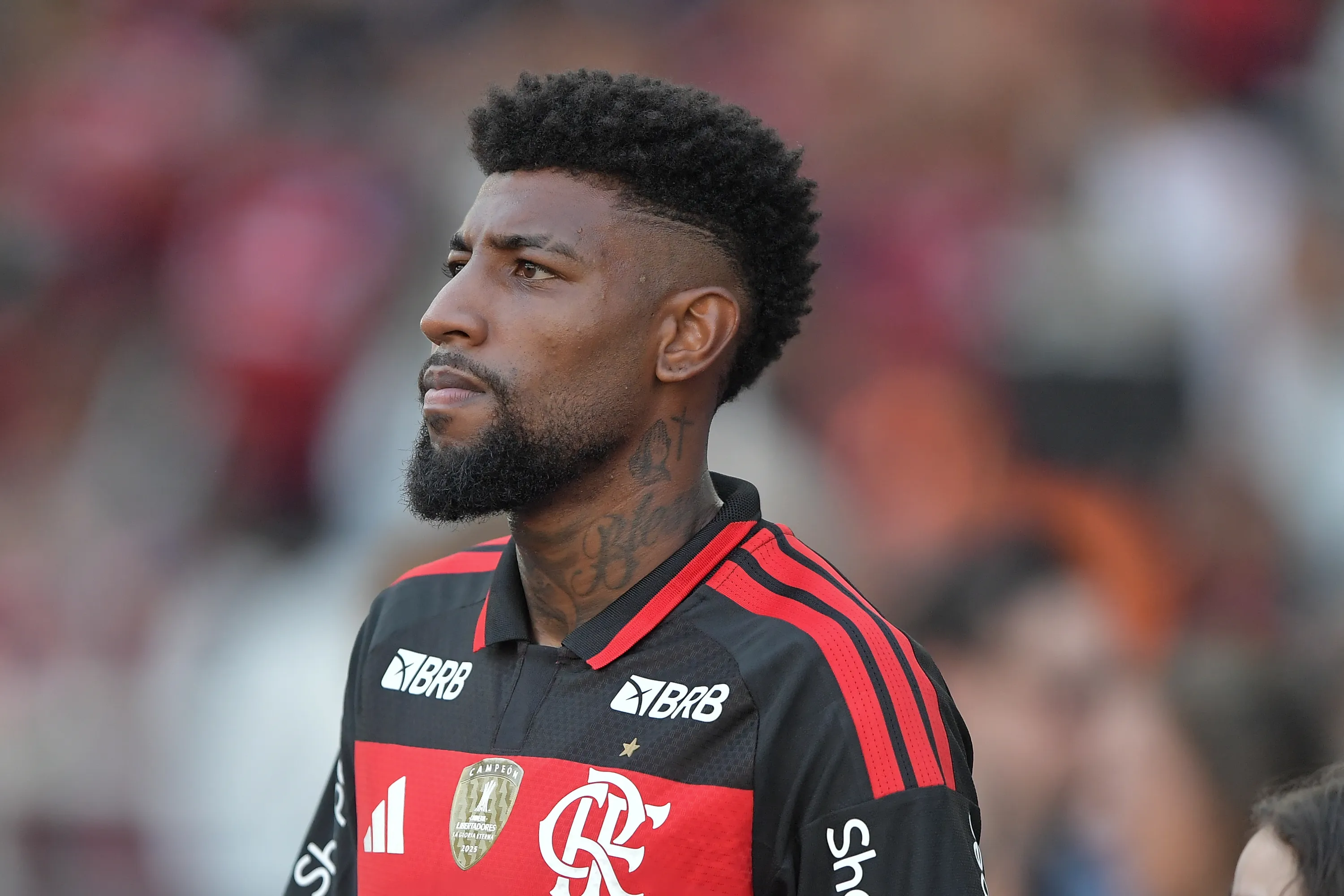 Emerson Royal possui uma situação curiosa fora das quatro linhas. Foto: Thiago Ribeiro/AGIF