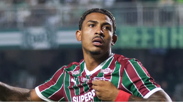 John Kennedy jogador do Fluminense comemora seu gol durante partida contra o Coritiba no estadio Couto Pereira pelo campeonato Brasileiro A 2026. Foto: Robson Mafra/AGIF