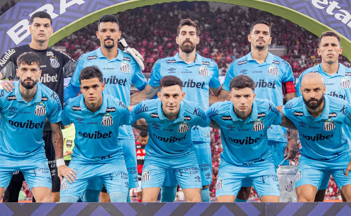 Cuca mantém respaldo e elenco do Santos se fecha por vitória mesmo com atrasos