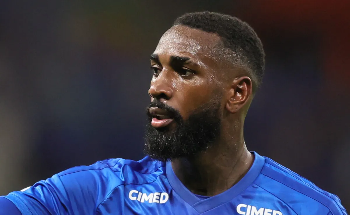 Gerson assume protagonismo e cobra geral durante Barcelona-EQU x Cruzeiro pela Libertadores