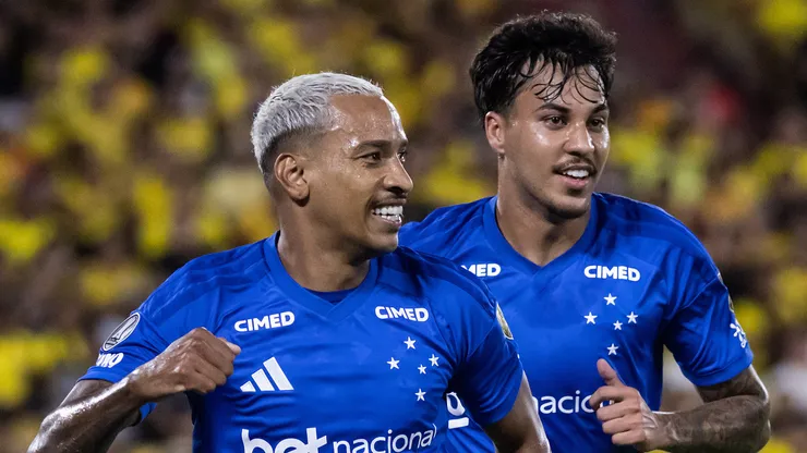 Matheus Pereira comemora seu gol diante do Barcelona SC. Foto: Gustavo Aleixo/Cruzeiro