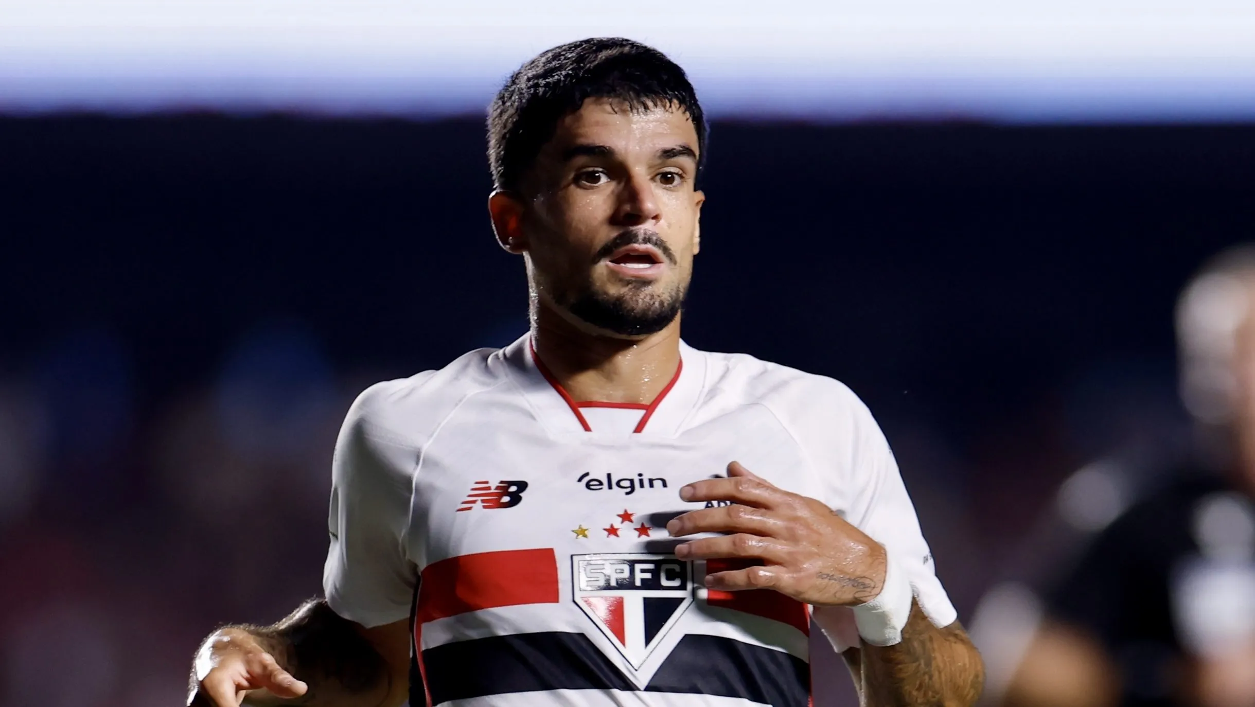 Cauly jogador do São Paulo durante partida contra o Palmeiras. Foto: Marcello Zambrana/AGIF