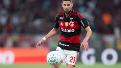 Jorginho, jogador do Flamengo, durante partida contra o Santos no estadio Maracana pelo campeonato Brasileiro A 2026. Foto: Jorge Rodrigues/AGIF