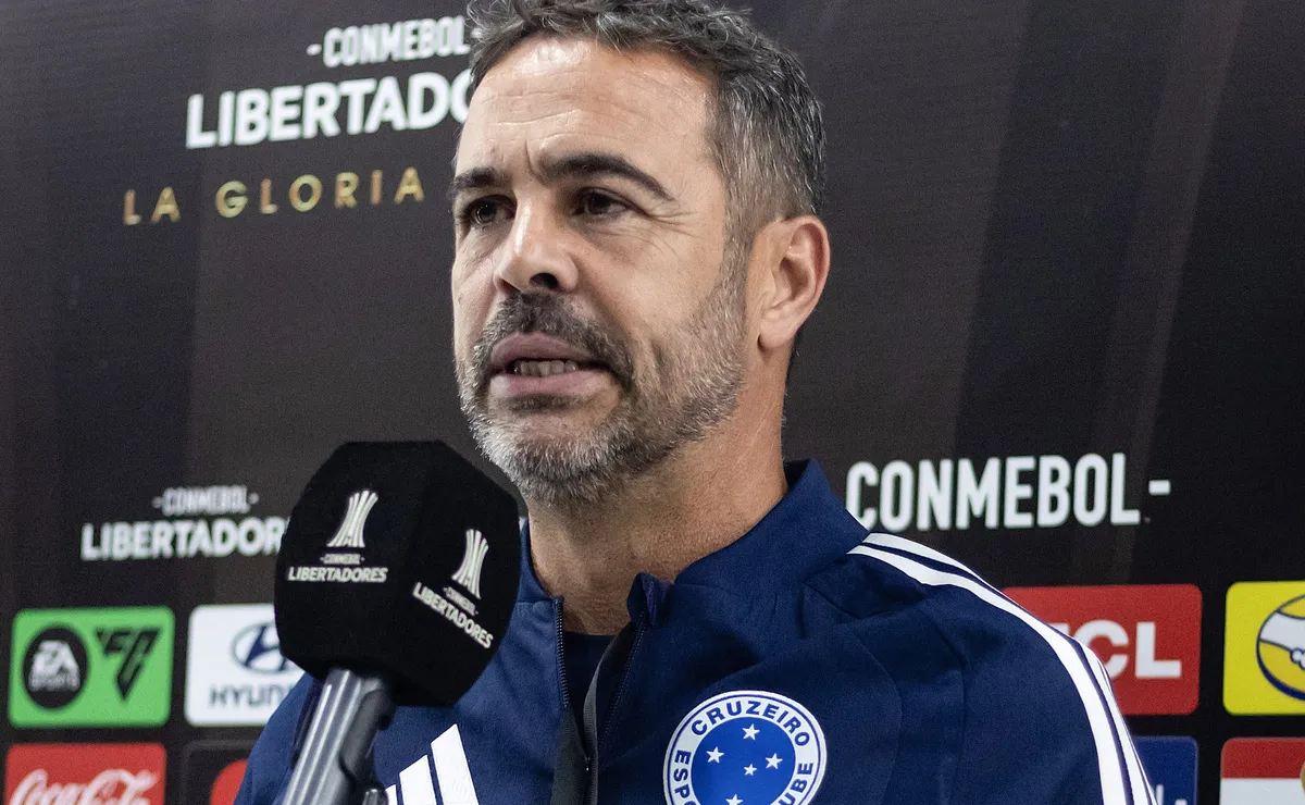 Artur Jorge se manifesta abertamente sobre afastamento de Walace e evita detalhar decisão do Cruzeiro