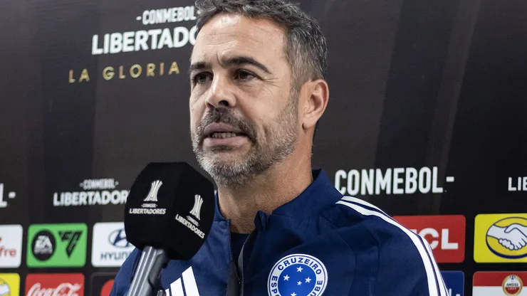 Artur Jorge evitou dar detalhes sobre o afastamento. Foto: Gustavo Aleixo/Cruzeiro