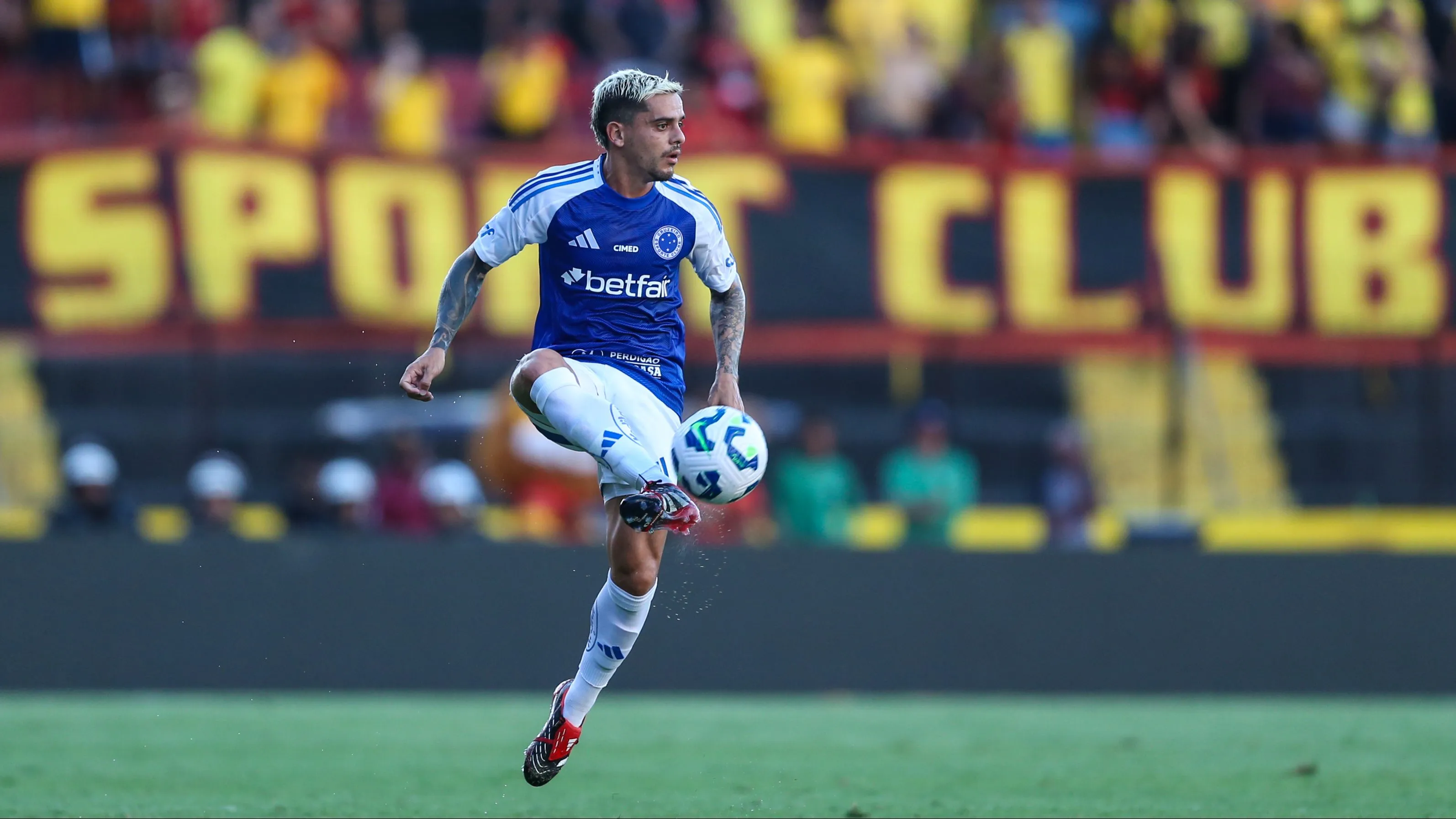 Fagner jogador do Cruzeiro 