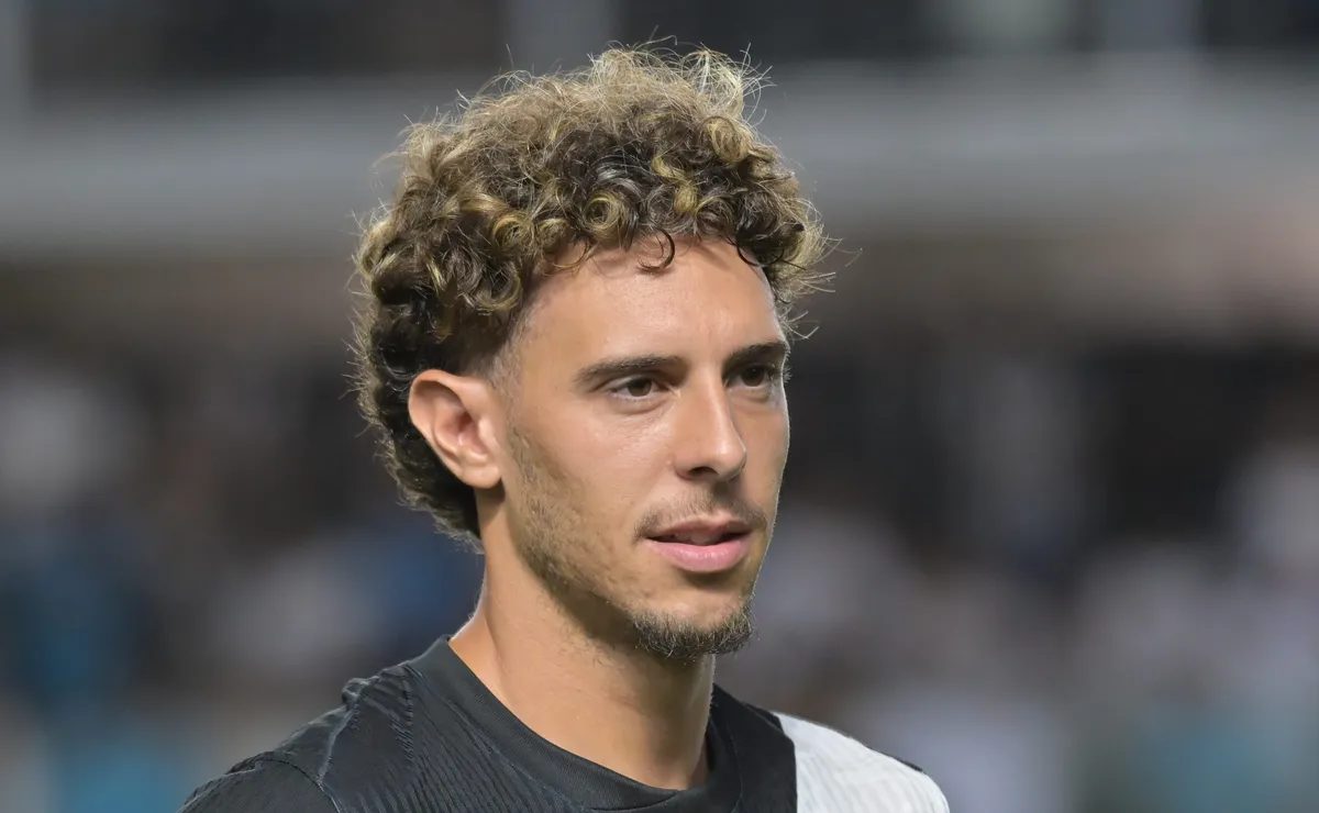 Nuno Moreira esgota paciência com a torcida do Vasco e acaba virando alvo de críticas nas redes sociais