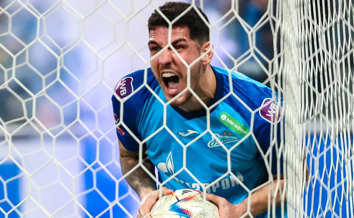 Zenit topa conversar sobre Nino com o Palmeiras e pede R$ 75,2 milhões pelo zagueiro