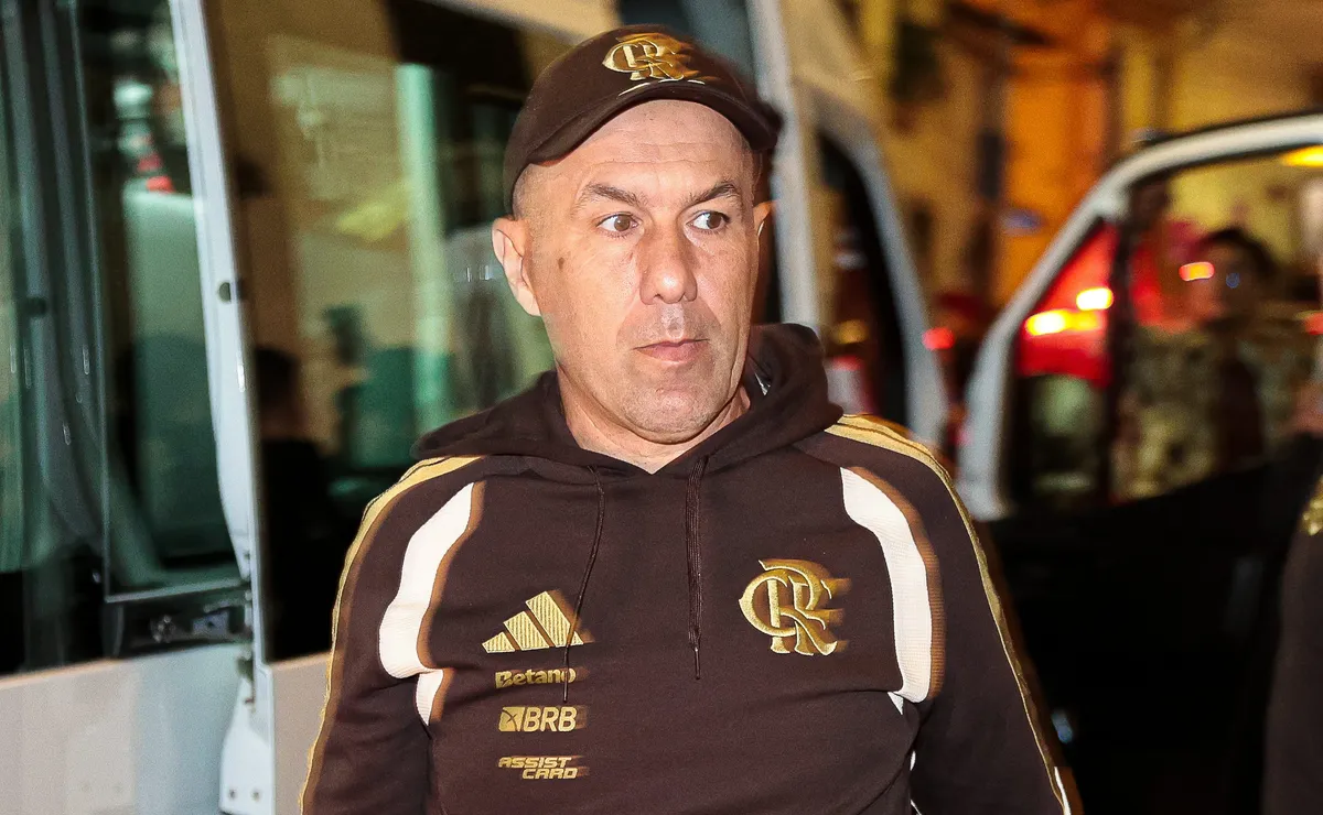 Leonardo Jardim adota estratégia e Flamengo chega a Cusco dividido para estreia
