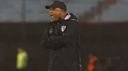 Técnico do São Paulo na beira do campo - Foto: Rubens Chiri/São Paulo FC