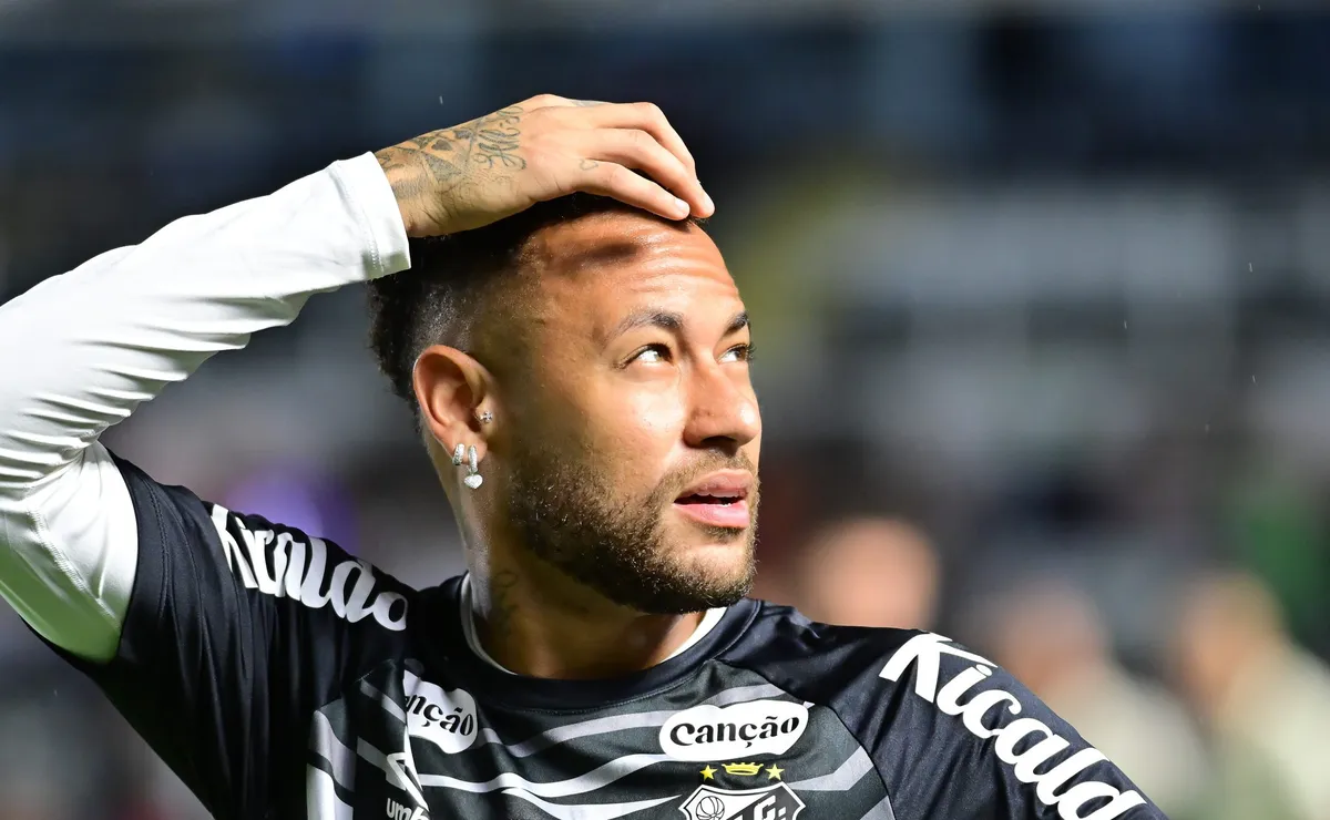 Neymar aprova postura dos jogadores santistas por cobrança na diretoria pelos atrasos financeiros