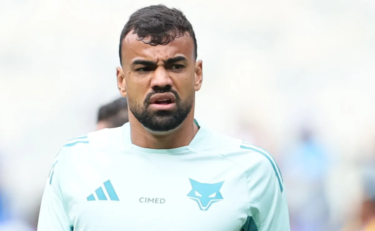 Fabrício Bruno sai em defesa de Walace após polêmica no Cruzeiro: “Sempre foi um cara profissional e comprometido”