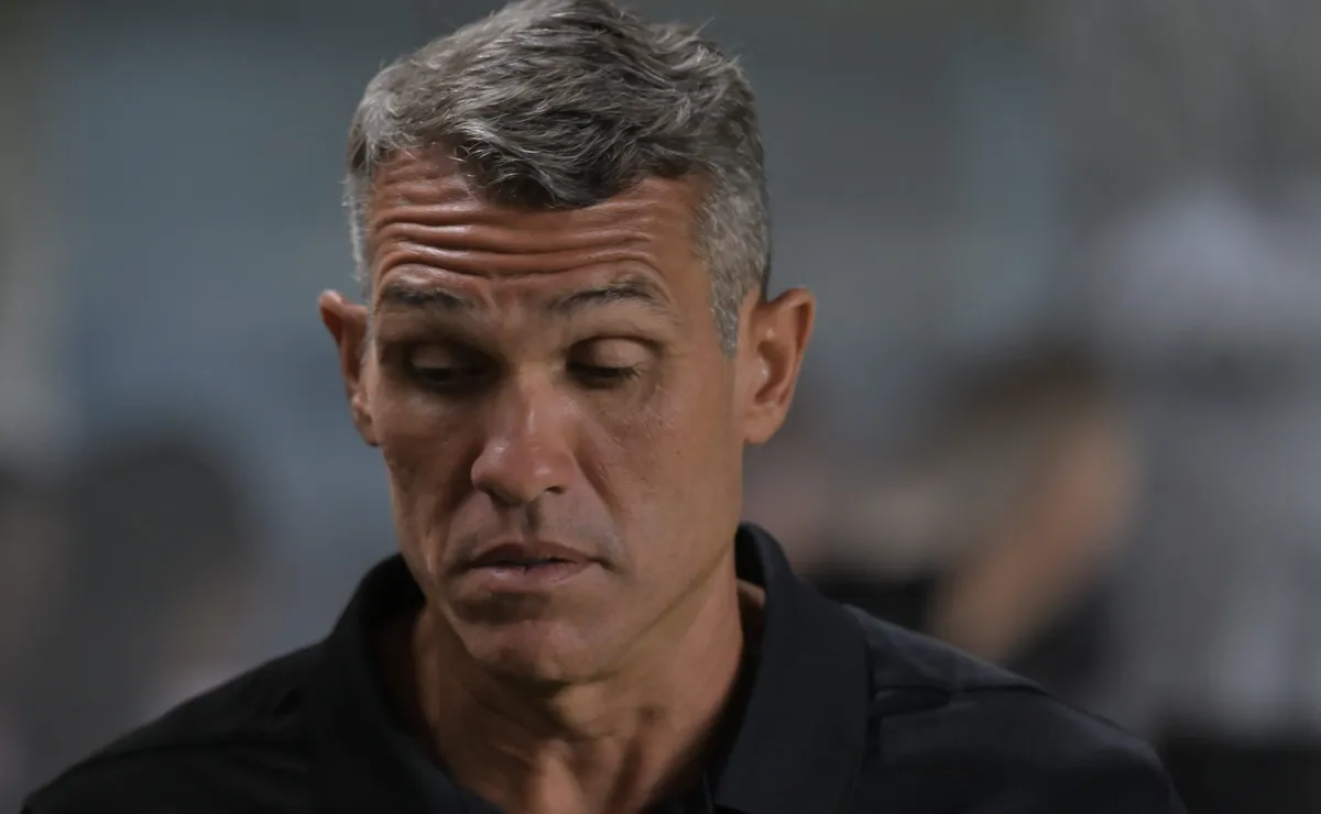 Auxiliar do Vasco não esconde frustração com empate na Sum-Americana: “Gostinho um pouco amargo”