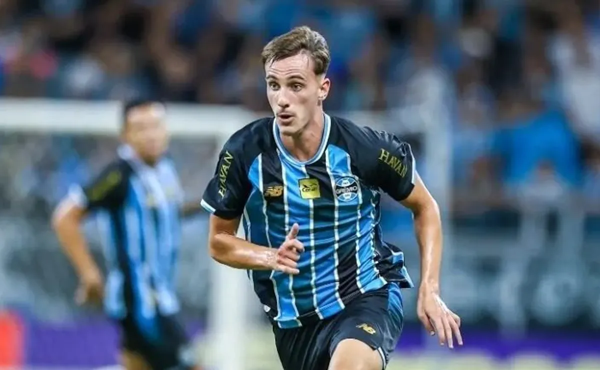 Bernardo Zortea faz exames no Grêmio e diagnóstico oficial confirmou edema ao invés de lesão grave