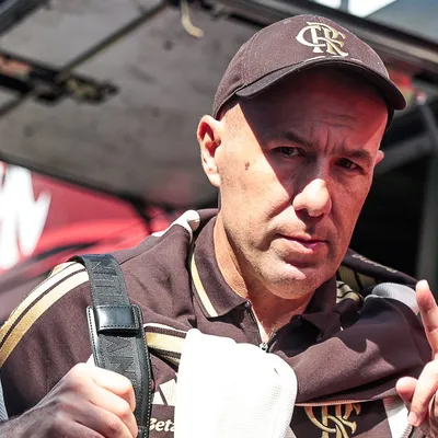 Decisão de Jardim no Flamengo por barra medalhões preocupa diretoria