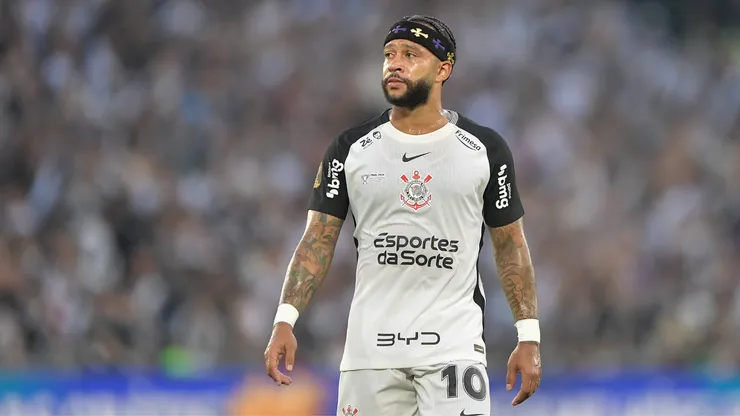 Memphis Depay vai desfalcar o Corinthians na Libertadores - Foto: Thiago Ribeiro/AGIF