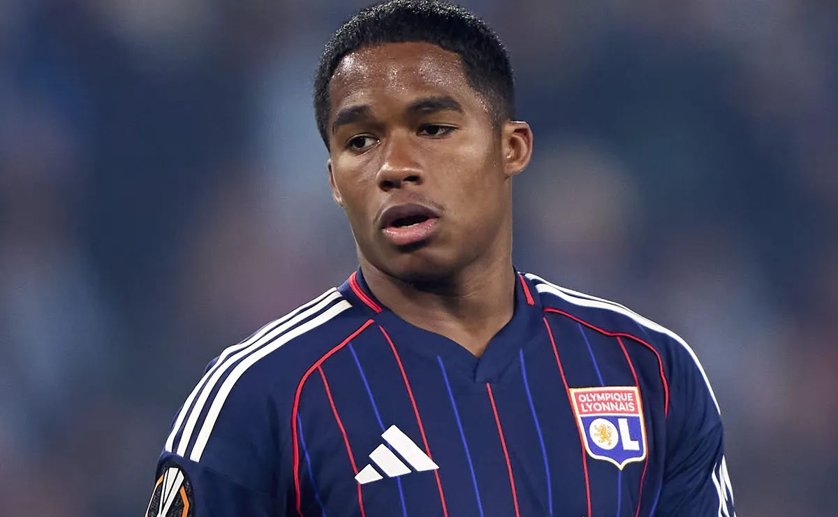 Endrick atravessa momento delicado no Lyon e chega a quatro jogos sem marcar gol