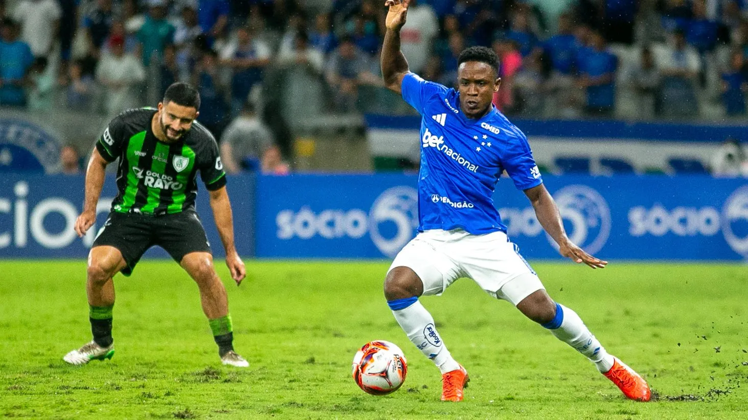 Sinisterra em ação pelo Cabulsoso – Foto: Fernando Moreno/AGIF