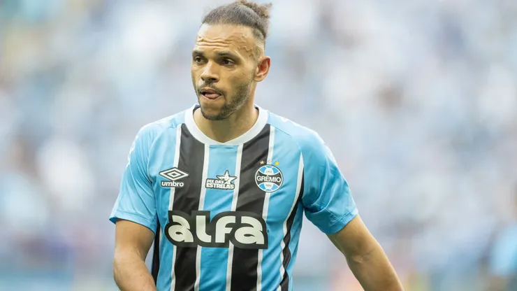 Braithwaite deve voltar a ser titular.