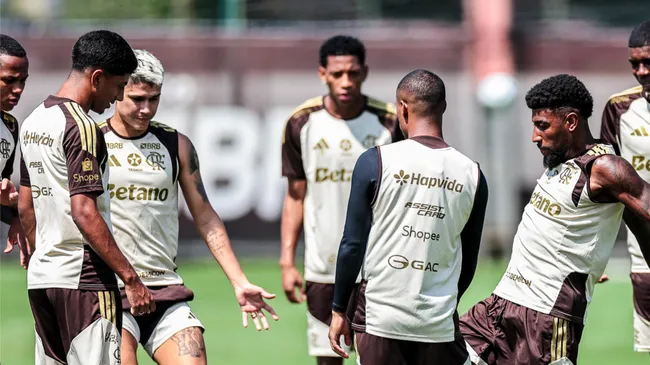 Foto: Gilvan de Souza/Flamengo – Jogadores do Flamengo durante treino no Ninho do Urubu.