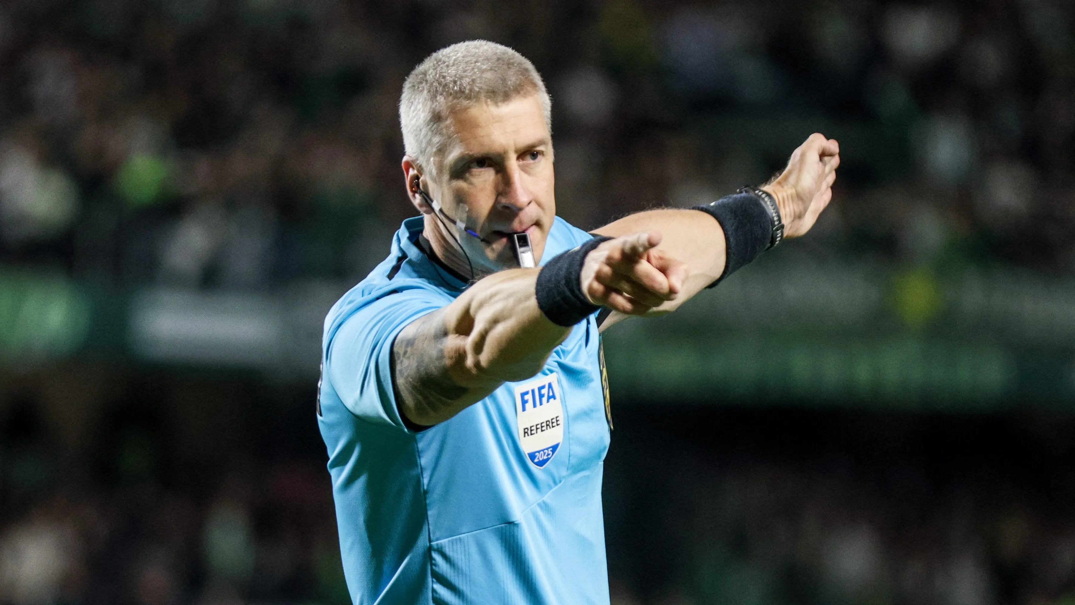 Daronco complicou Abel com relato na súmula – Foto: Robson Mafra/AGIF