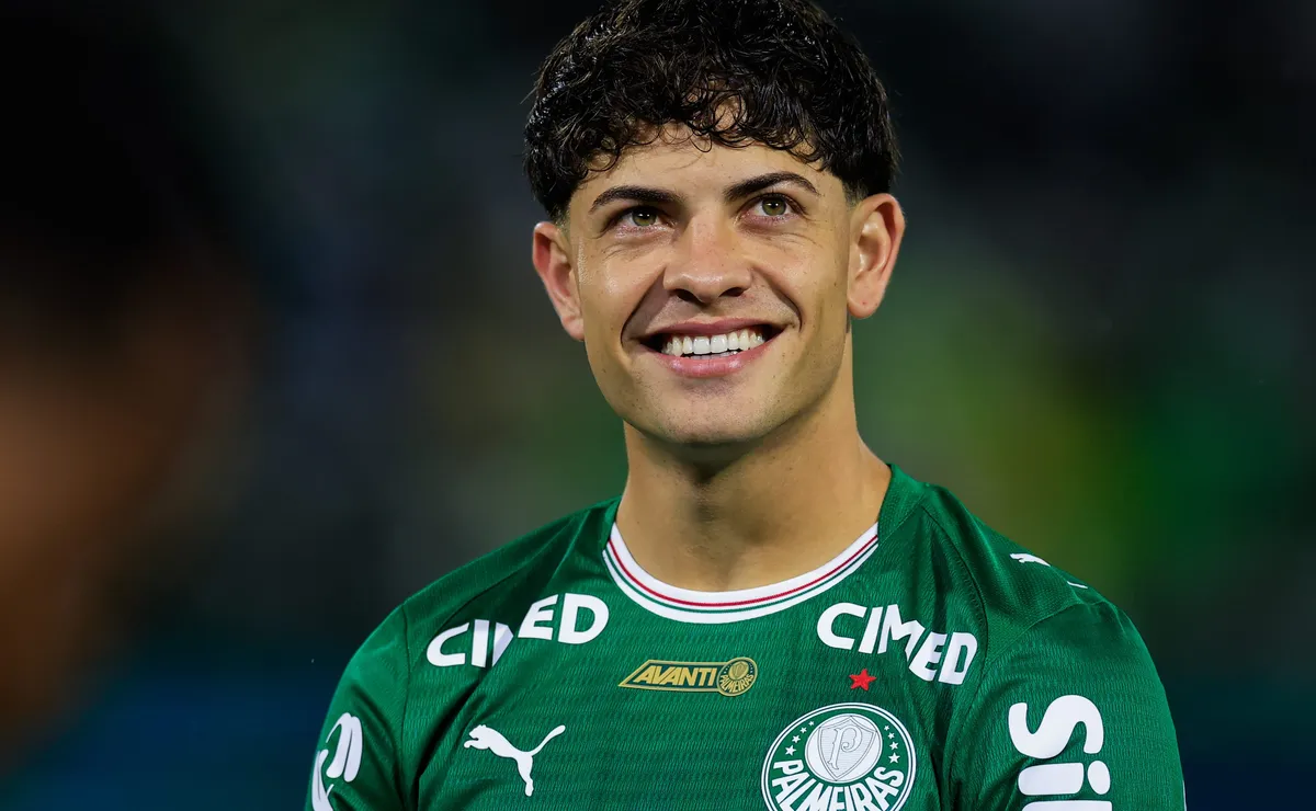 Giay ganha créditos com Abel Ferreira e deve ter nova chance no time titular do Palmeiras