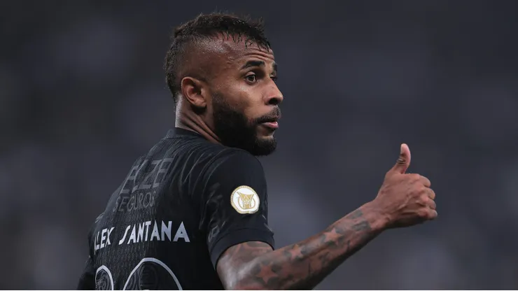 Alex Santana vinha afastado por Dorival Jr, mas tem chance de sobrevida no Timão com Fernando Diniz