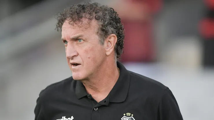 Cuca tecnico do Santos durante partida contra o Flamengo. Foto: Thiago Ribeiro/AGIF