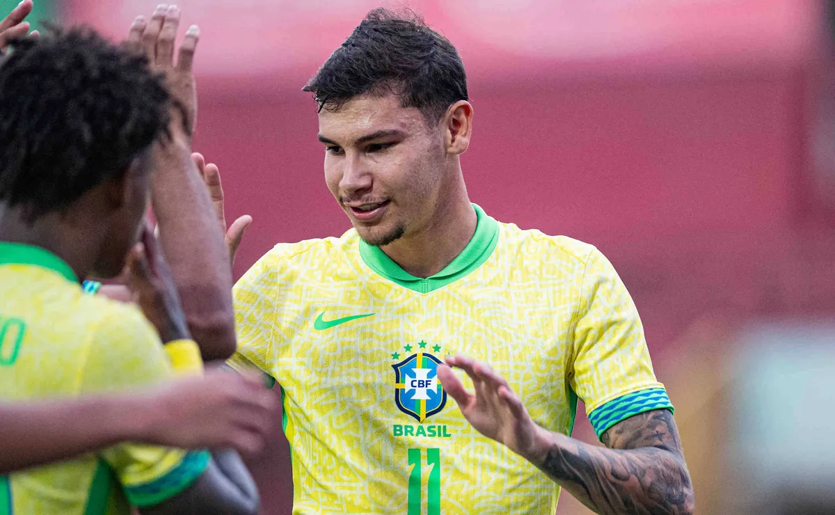 Leila Pereira aceita negociar Erick Belé com Liverpool, mas Palmeiras fixa pedida de R$ 240 milhões