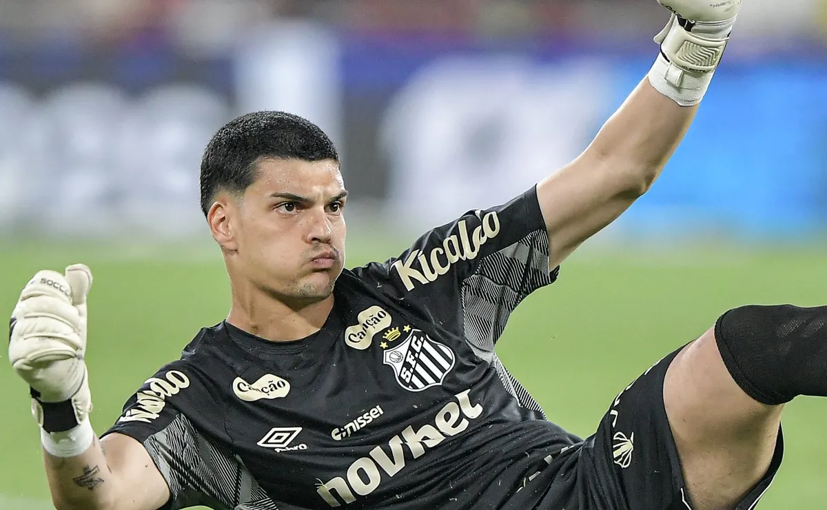 Santos perde para o Cuenca com gol olímpico e falha de Gabriel Brazão na Copa Sul-Americana