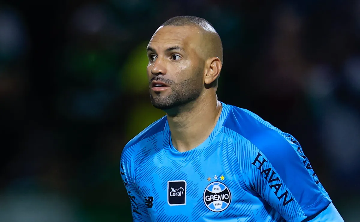 Grêmio perde para o Torque na estreia da Sul-americana após ser envolvido em troca de passes