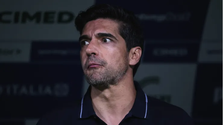 Abel Ferreira volta a lembrar lance polêmico da última final da Libertadores