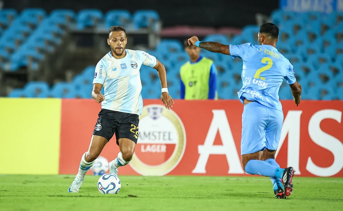 Braithwaite terá aumento salarial mesmo contestado pela torcida do Grêmio após derrota para o City Torque