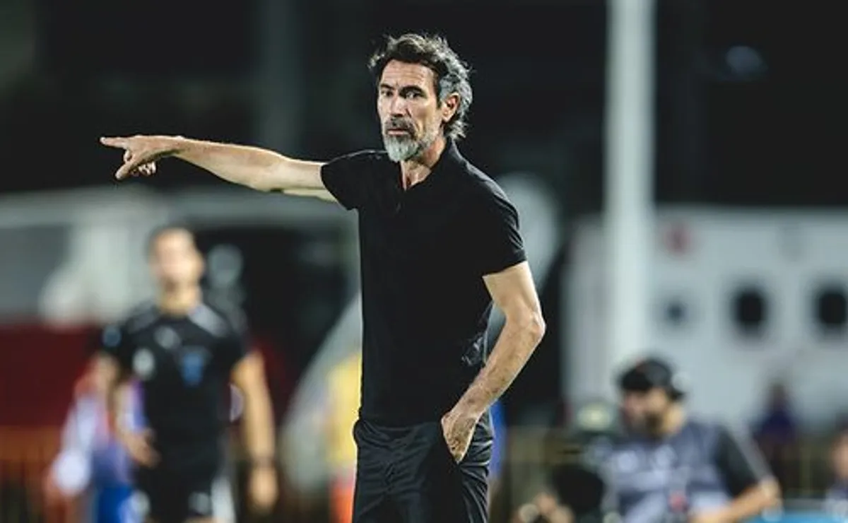 Domínguez evita confirmar titulares na Sul-Americana e cobra reação do Atlético: “Não podemos admitir isso”