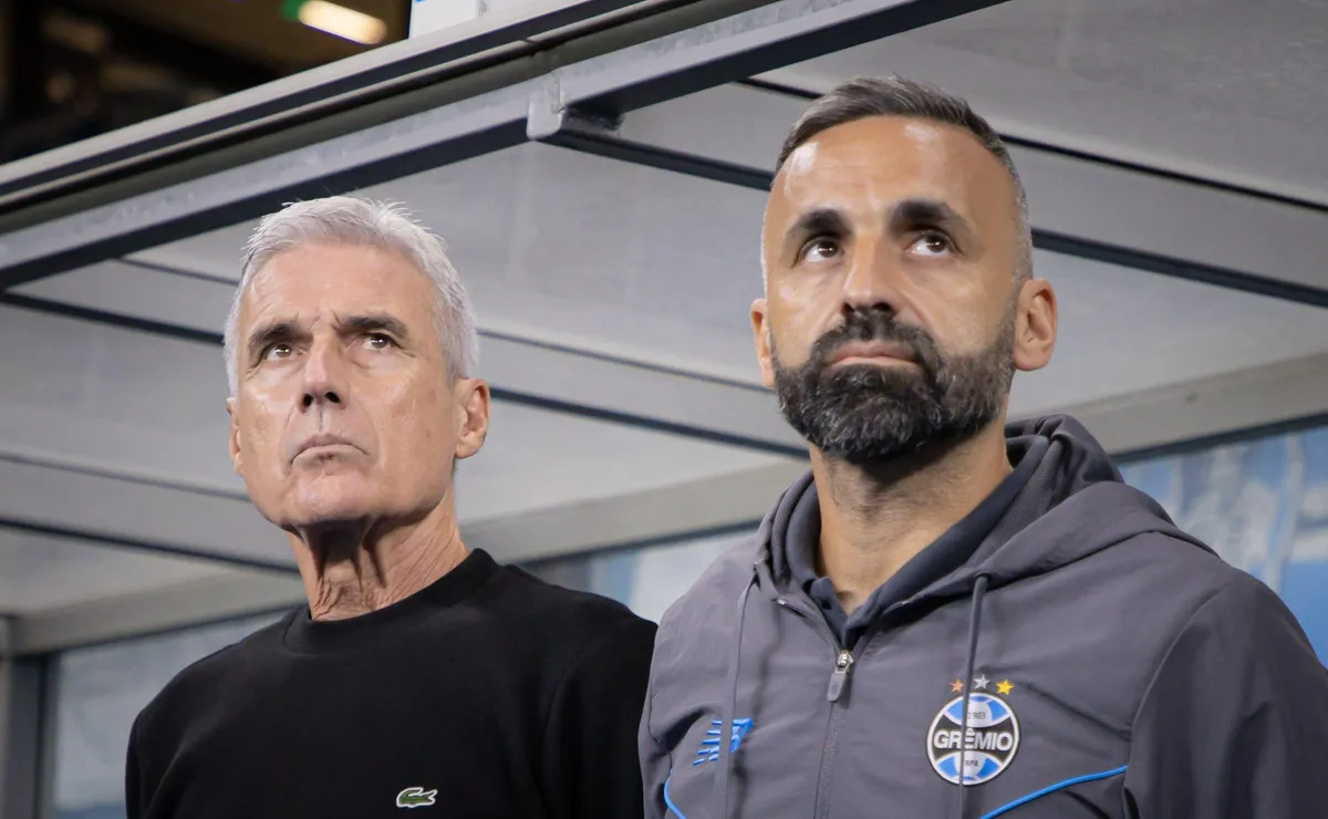 Derrota na estreia muda cenário e aumenta pressão sobre comissão técnica do Grêmio