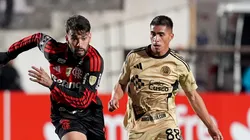 Lucas Paquetá do Flamengo com Diego Soto - Foto: Raul Sifuentes/Getty Images
