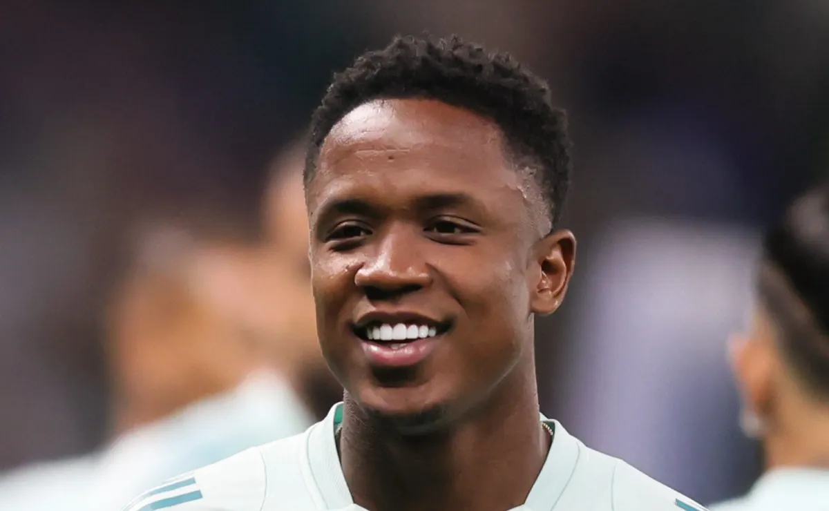 Sinisterra terá pouco tempo para se firmar no Cruzeiro antes do fim do empréstimo