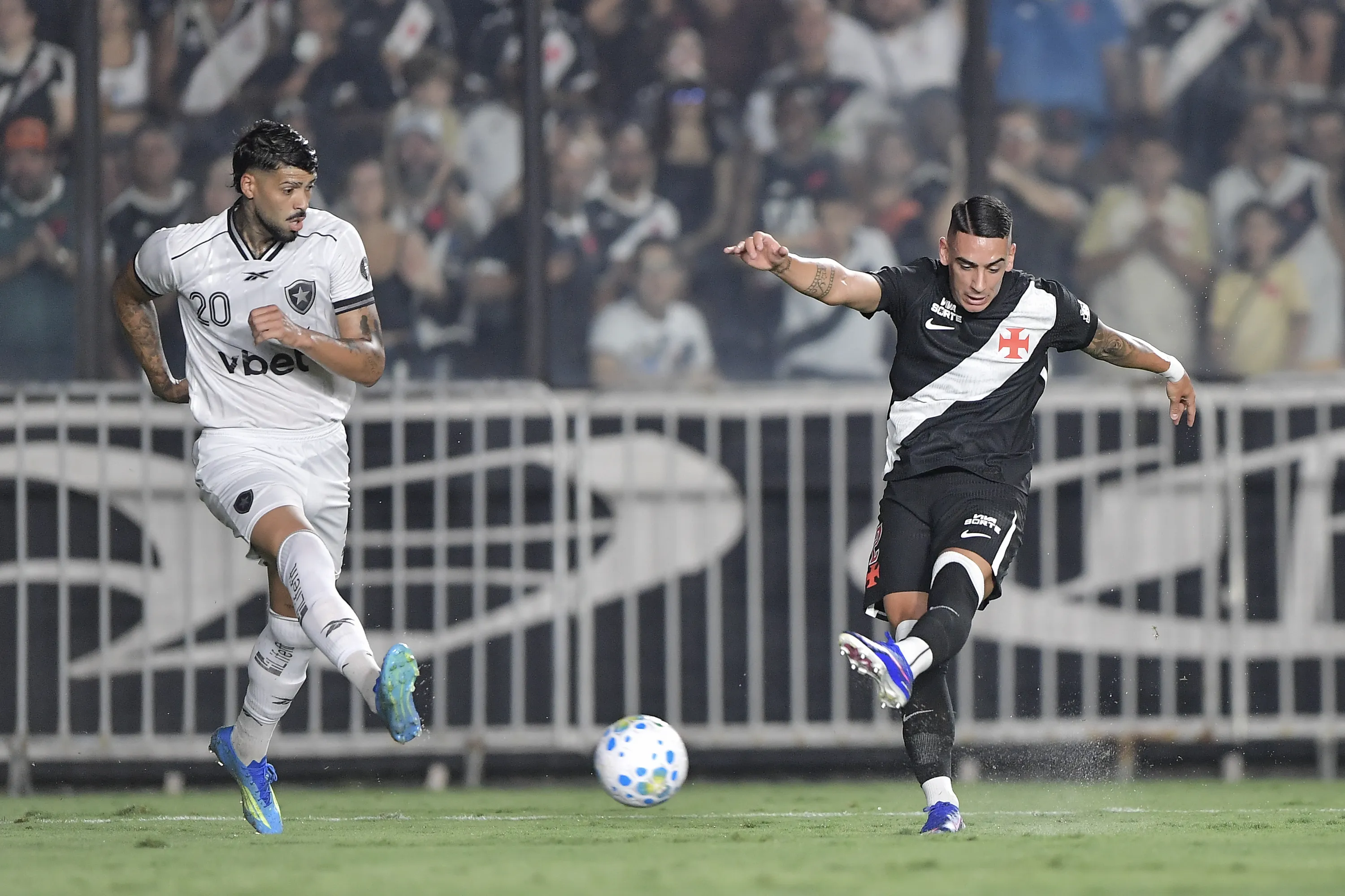 Vasco perdeu para o Botafogo na última rodada do Brasileirão. Foto: Thiago Ribeiro/AGIF