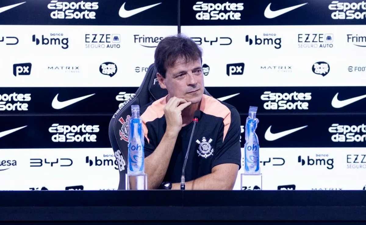 Fernando Diniz fará primeiro jogo pelo Corinthians contra o Platense; relembre as estreias do técnico