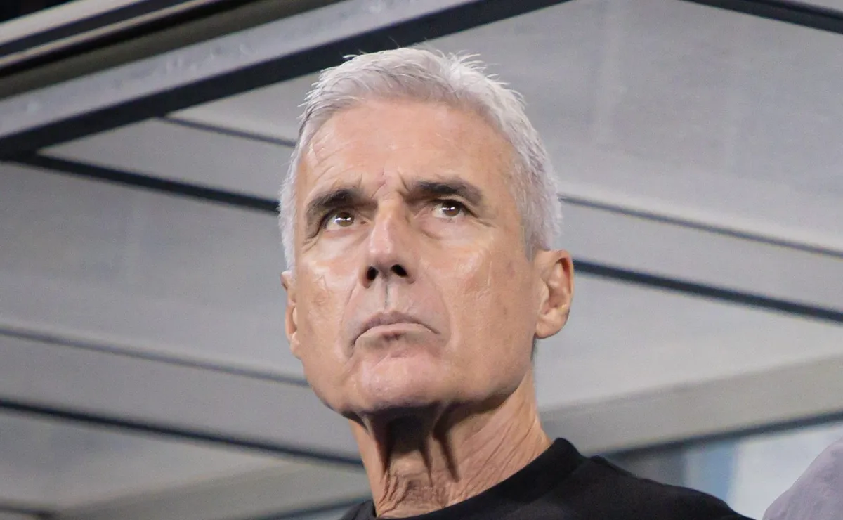 Luís Castro admite preocupação com o Internacional e desabafa sobre derrota antes do Gre-Nal 452