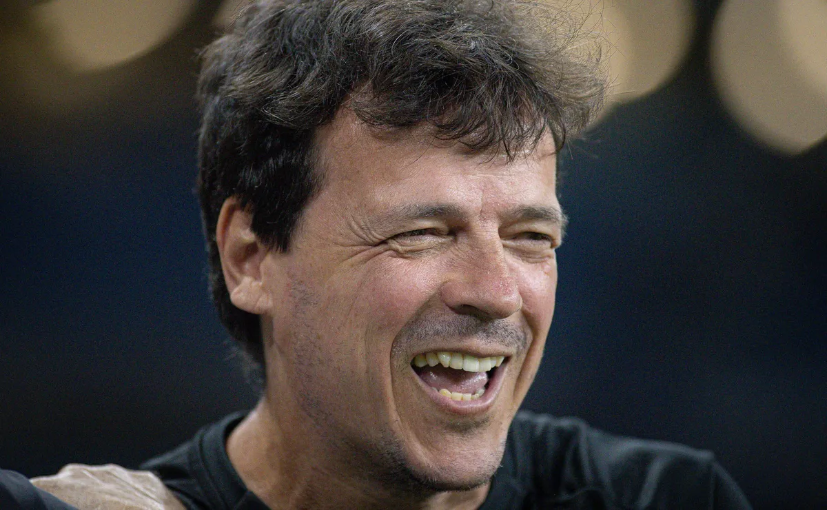 Fernando Diniz descobre vantagem antes de Platense x Corinthians com fragilidade ofensiva do adversário