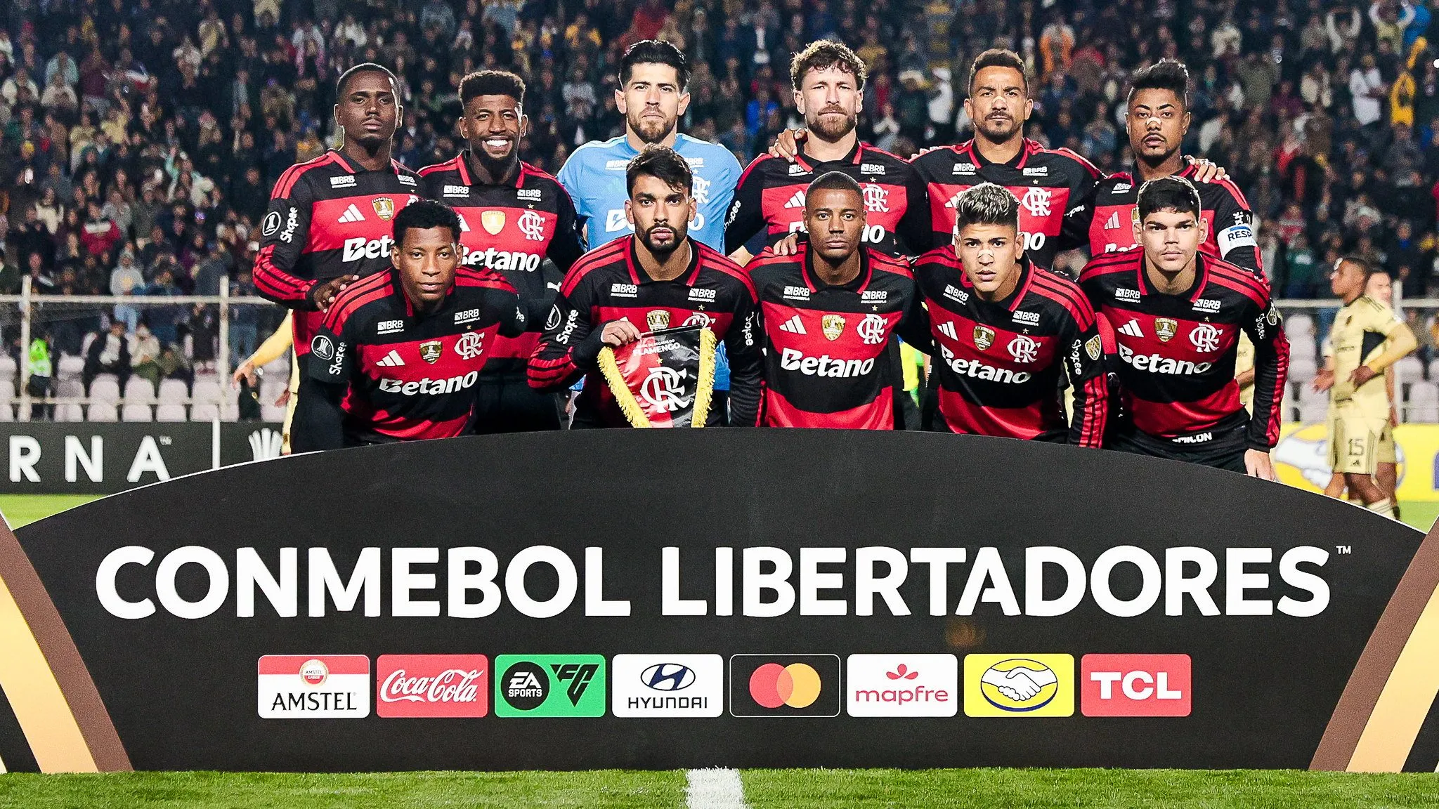 Elenco do Flamengo durante partida pela Libertadores