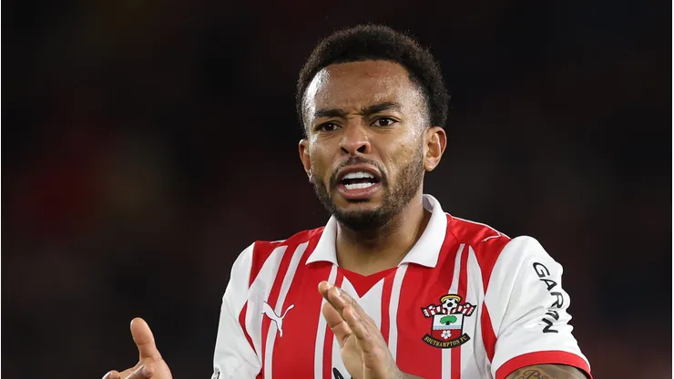 Welington durante partida pelo Southampton.