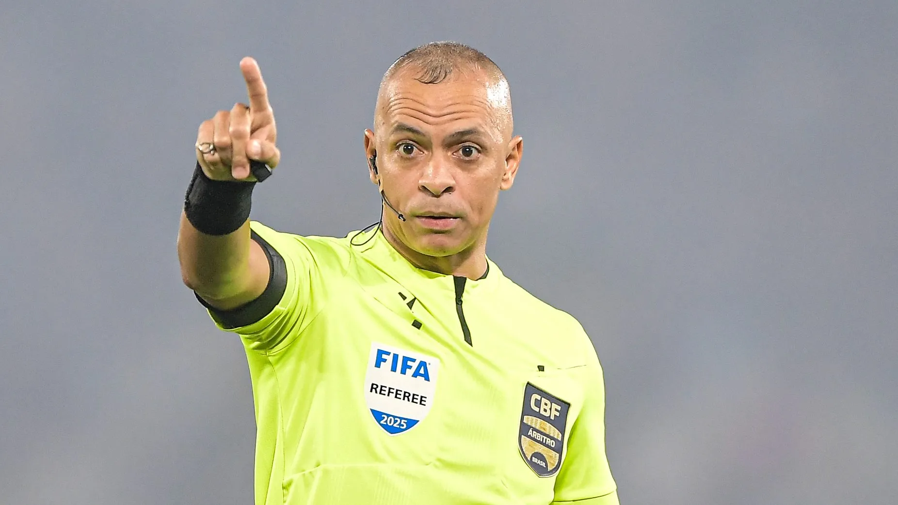 Arbitro Wilton Pereira Sampaio. Foto: Thiago Ribeiro/AGIF