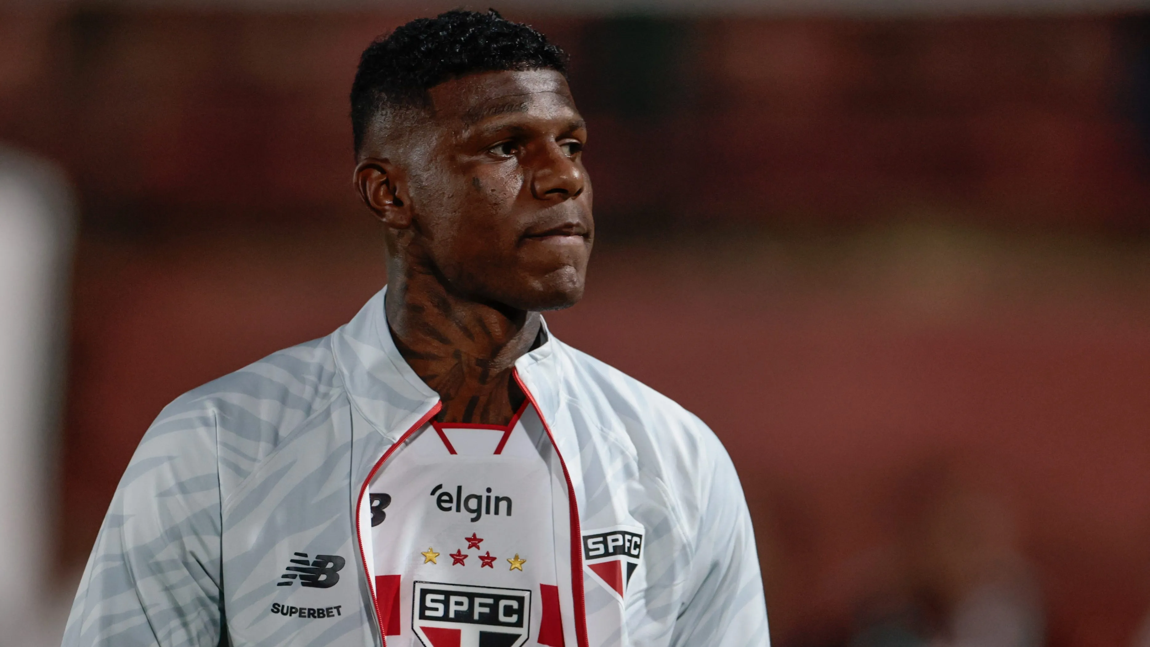 Arboleda jogador do Sao Paulo durante partida contra o Chapecoense no estadio Caninde pelo campeonato Brasileiro A 2025. Foto: Marcello Zambrana/AGIF