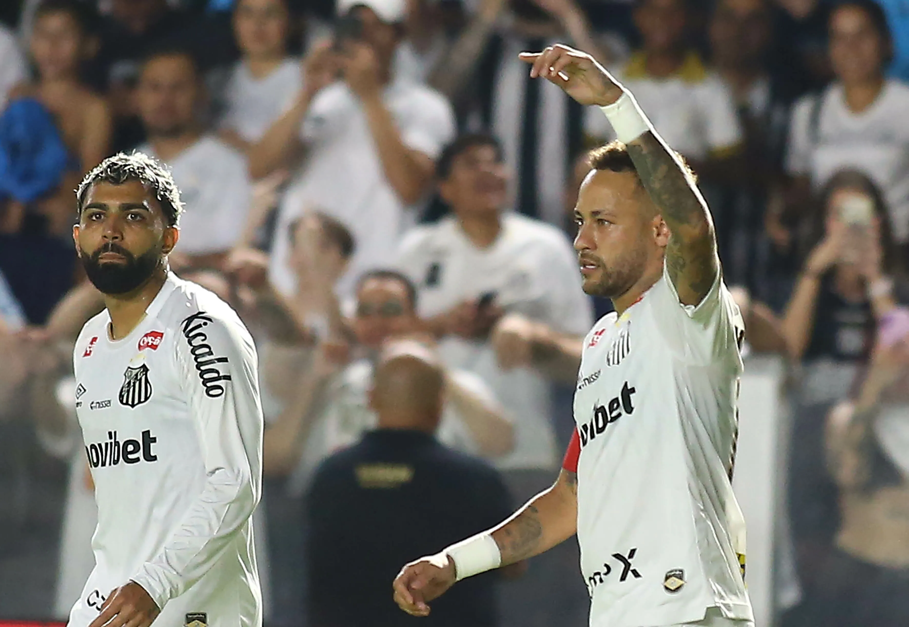 Neymar Jr jogador do Santos comemora seu gol durante partida contra o Internacional no estadio Vila Belmiro pelo campeonato Brasileiro A 2026. Foto: Mauricio De Souza/AGIF